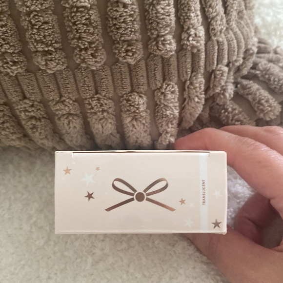 Ciate Extraordinary Translucent Powder - Picture 2 of 5